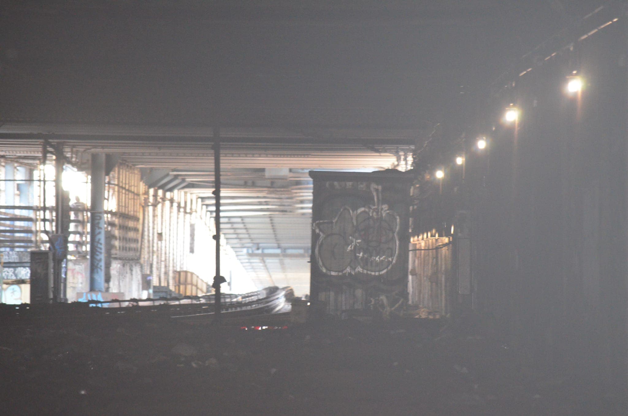 A bit further down into the tunnel where you can now see the portal to the bridge.