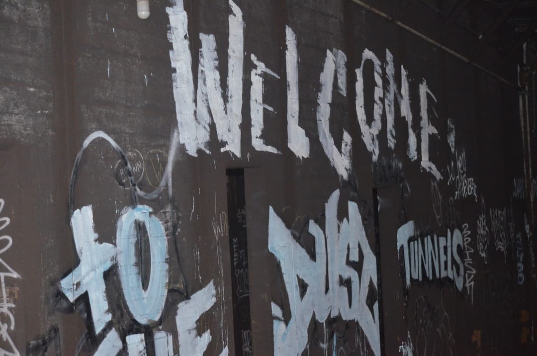 Welcome to the DUST TUNNELS